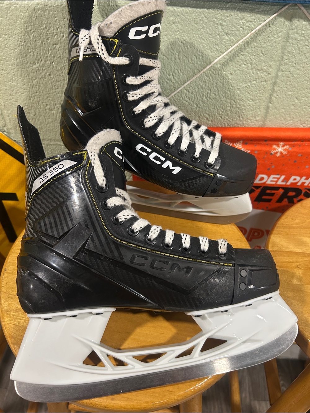 CCM men’s ice skates